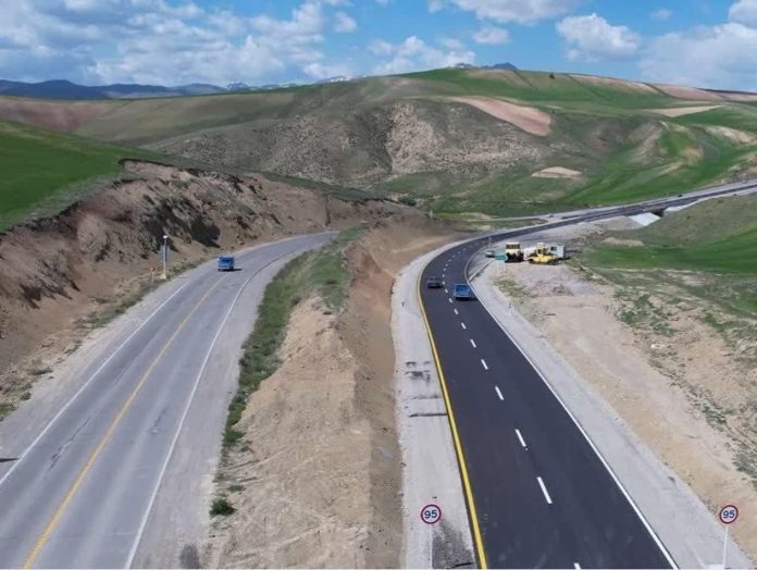 اتمام بیش از ۴۶۰ کیلومتر از کریدور بزرگراهی غرب کشور در آذربایجان غربی