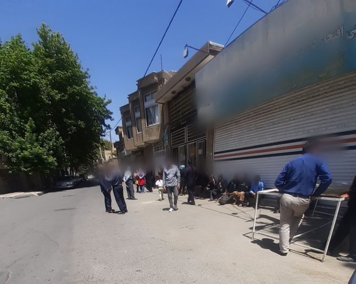 مفت و مجانی بودن قیمت نان، علت اصلی تشکیل صف‌های طولانی!