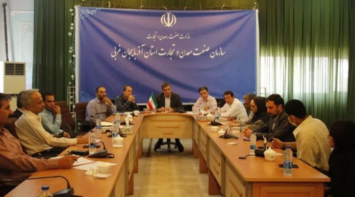 اولویت واحدهای تولیدی آذربایجان غربی، تأمین نیازهای استان باشد