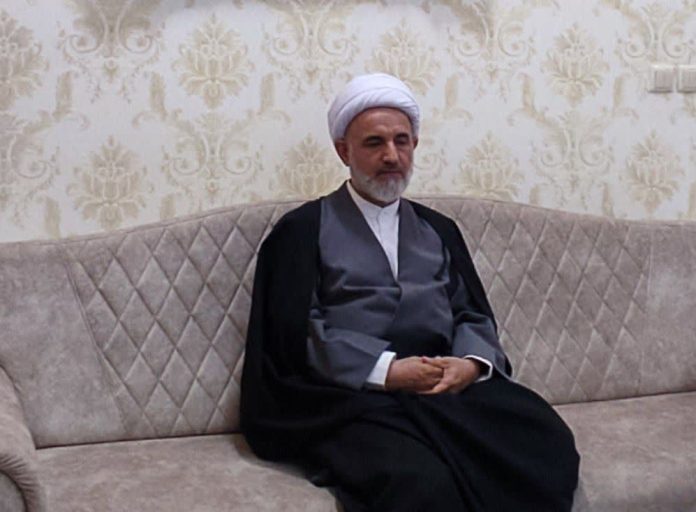 مسئولان استان دست به دست هم دهند و صدای مردم را به گوش مسئولان کشوری برسانند مسئولان استان دست به دست هم دهند و صدای مردم را به گوش مسئولان کشوری برسانند