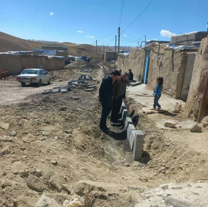 کار عمرانی در روستاهای بخش مرکزی تکاب آغاز شد کار عمرانی در روستاهای بخش مرکزی تکاب آغاز شد