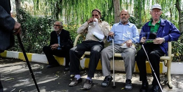تاخیر در پرداخت حقوق مردادماه بازنشستگان تامین اجتماعی